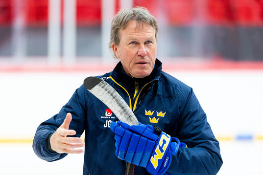 Head coach Johan Garpenlöv of the Swedish national ice