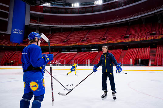 Head coach Johan Garpenlöv of the Swedish national ice