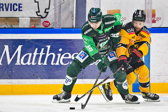 Färjestads Joel Nyström och Luleås Einar Emanuelsson