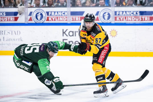 Färjestads Jacob de la Rose och Luleås Linus Omark