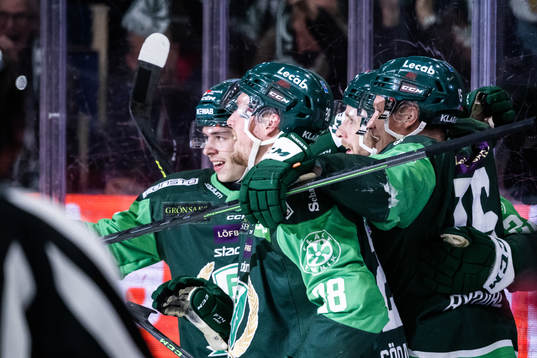 Färjestads Per Åslund jublar