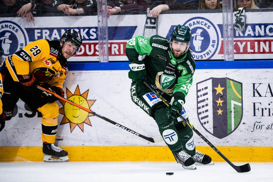 Luleås Erik Gustafsson och Färjestads Linus Johansson
