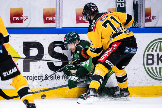 Färjestads Michael Lindqvist och Luleås Linus Fröberg