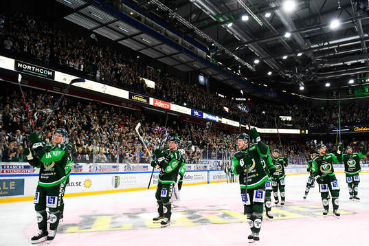 Färjestads spelare jublar