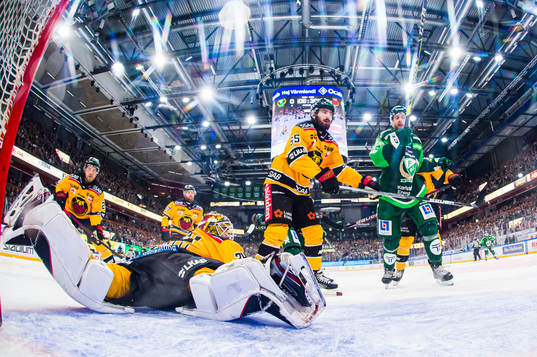 under final fyra i SHL mellan Färjestad och Luleå