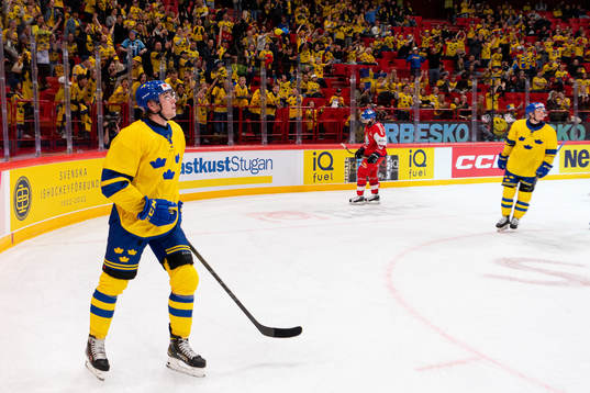 Linus Karlsson of Sweden celebrates the 1-2 goal