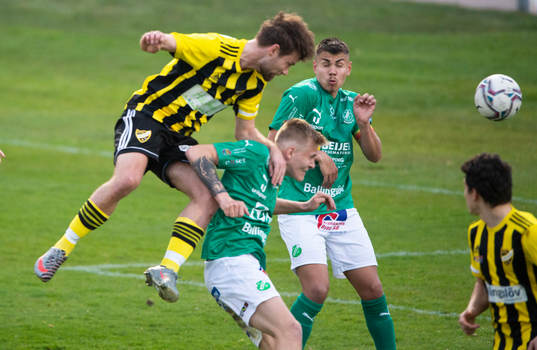 Bläddra bland fler bilder av Fotboll, Hässleholms IF - IFK Hässleholm 