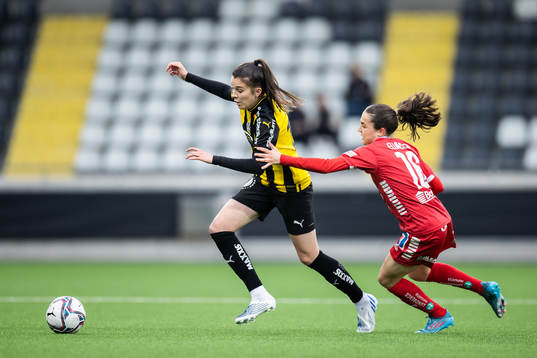 Häckens Anna Julia Csiki och Linköpings Heidi Ellingsen
