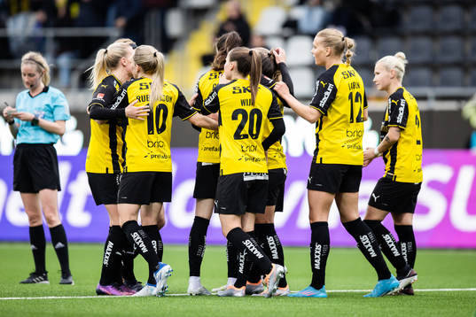 Häckens Johanna Ryttning Kaneryd jublar
