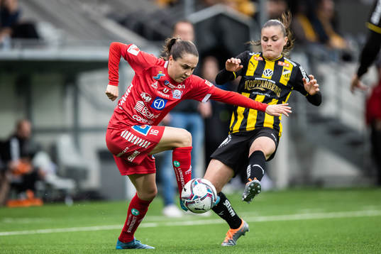 Linköpings Heidi Ellingsen och Häckens Hanna Wijk