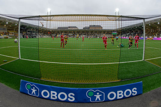 Häckens Johanna Ryttning Kaneryd skjuter 1-0