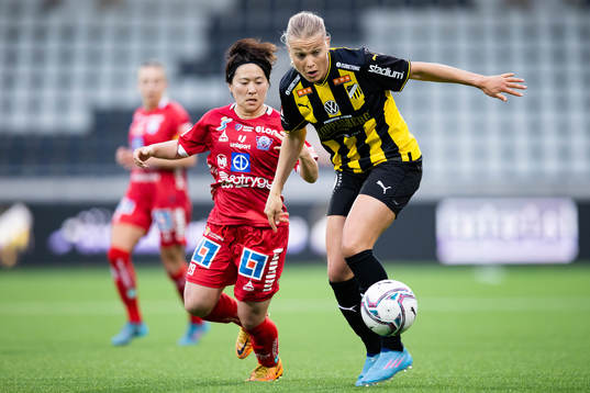Linköpings Yuka Momiki och Häckens Stine Larsen