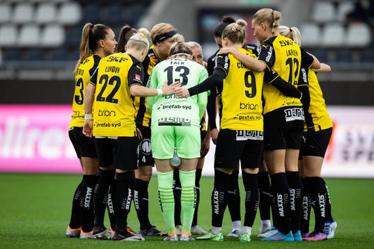Häcken samlade innan fotbollsmatchen i Damallsvenskan