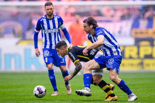 s Nicolas Stefanelli och IFK Göteborgs Gustav Svensson
