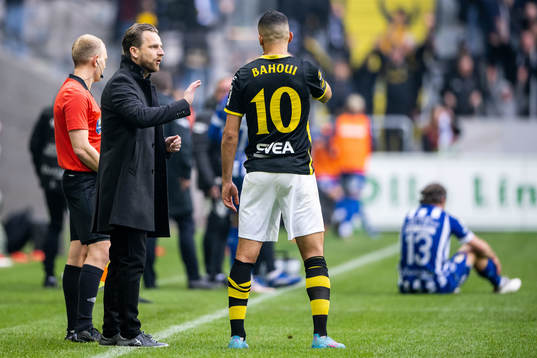 s tränare Bartosz Grzelak och Nabil Bahoui
