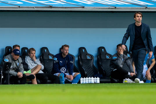 Malmö FFs Oscar Lewicki och Ola Toivonen på bänken