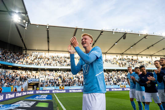 Malmö FFs Hugo Larsson jublar