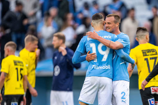Malmö FFs Veljko Birmancevic och Eric Larsson jublar