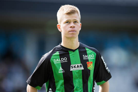 GAIS Filip Gustafsson på line up innan fotbollsmatchen i