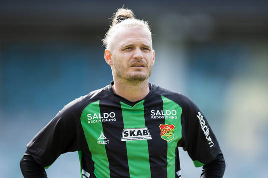 GAIS Jonas Lindberg på line up innan fotbollsmatchen i