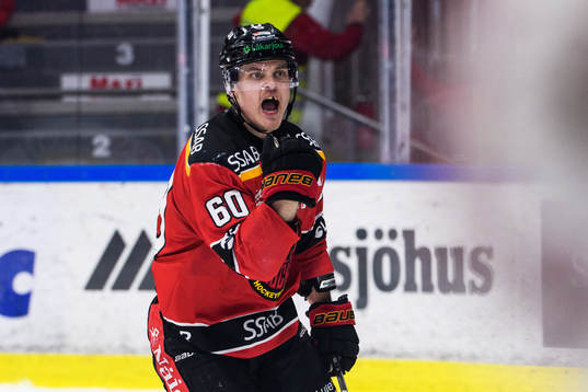 Luleås Julius Honka jublar