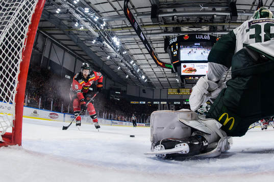 Luleås Einar Emanuelsson just före 3-0