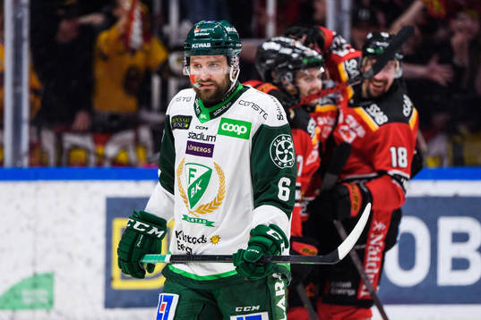 Färjestads Mikael Wikstrand deppar