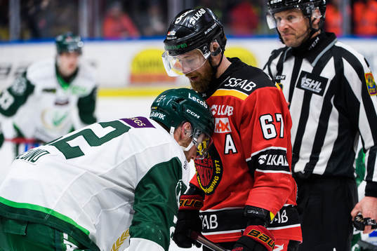 Färjestads Per Åslund och Luleås Linus Omark