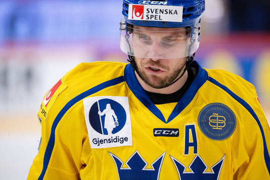 Henrik Tömmernes of Sweden looks dejected
