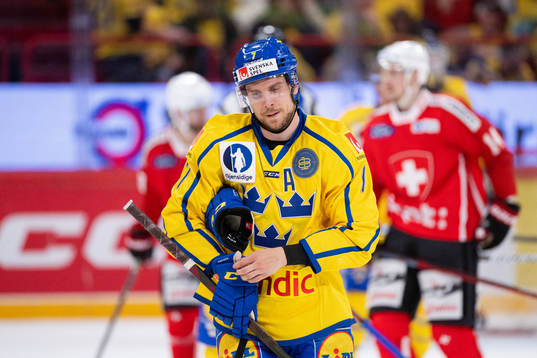 Henrik Tömmernes of Sweden looks dejected