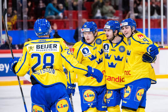 Bläddra bland fler bilder av Ice Hockey, Beijer Hockey Games, Sweden - Switzerland