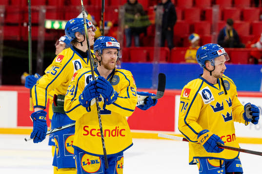 Anton Lindholm Sweden celebrates