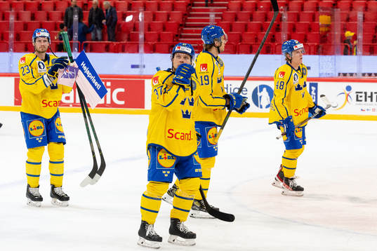 Jesper Pettersson of Sweden celebrates
