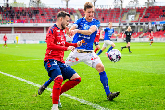 Östers Dzenis Kozica och Norrbys Alexander Salo