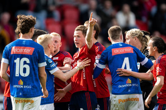 Östers och Norrbys spelare i bråk