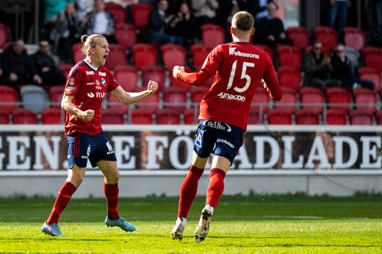Östers spelare jublar