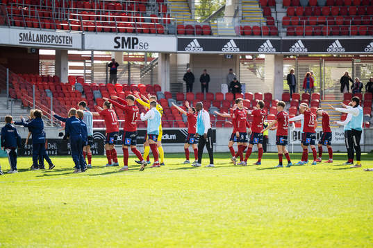 Östers spelare jublar