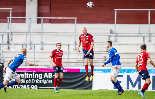 Östers Mattias Pavic och Adam Bergmark Wiberg
