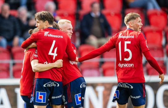 Östers spelare jublar