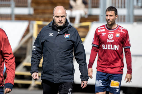 Örgrytes tränare Dane Ivarsson deppar