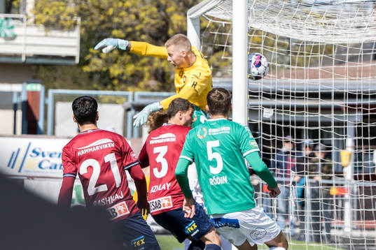 2-0 mål bakom Örgrytes Robin Wallinder