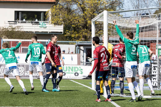 Brages Pontus Rödin jublar
