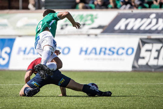 Brages Seth Kanteh Hellberg och Örgrytes Kevin Ackermann