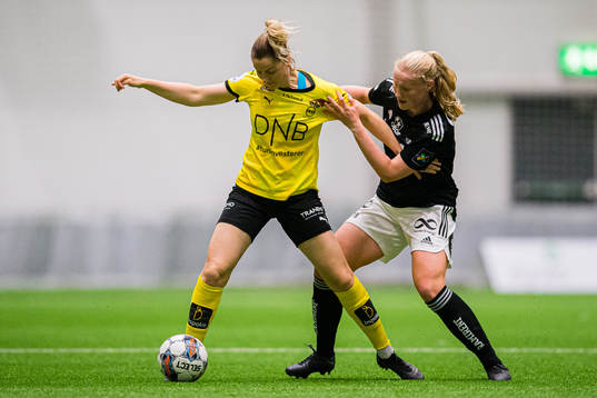 Ingrid Marie Karlsen Spord of LSK Kvinner and Synne Amdahl