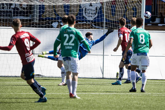 Brages målvakt Viktor Frodig