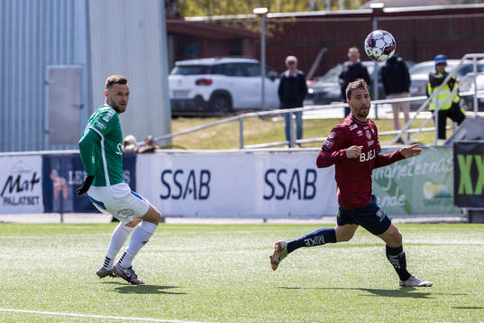 Brages Niklas Söderberg och Örgrytes Jonathan Azulay