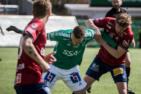 Brages Niklas Söderberg och Örgrytes Anton Lans