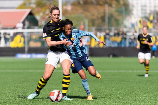 s Jennie Nordin och Djurgårdens Linda Maserame Motlhalo