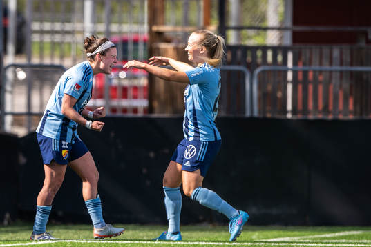Djurgårdens Hayley Dowd jublar