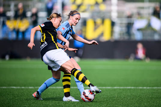 s Jenny Danielsson och Djurgårdens Kamilla Karlsen